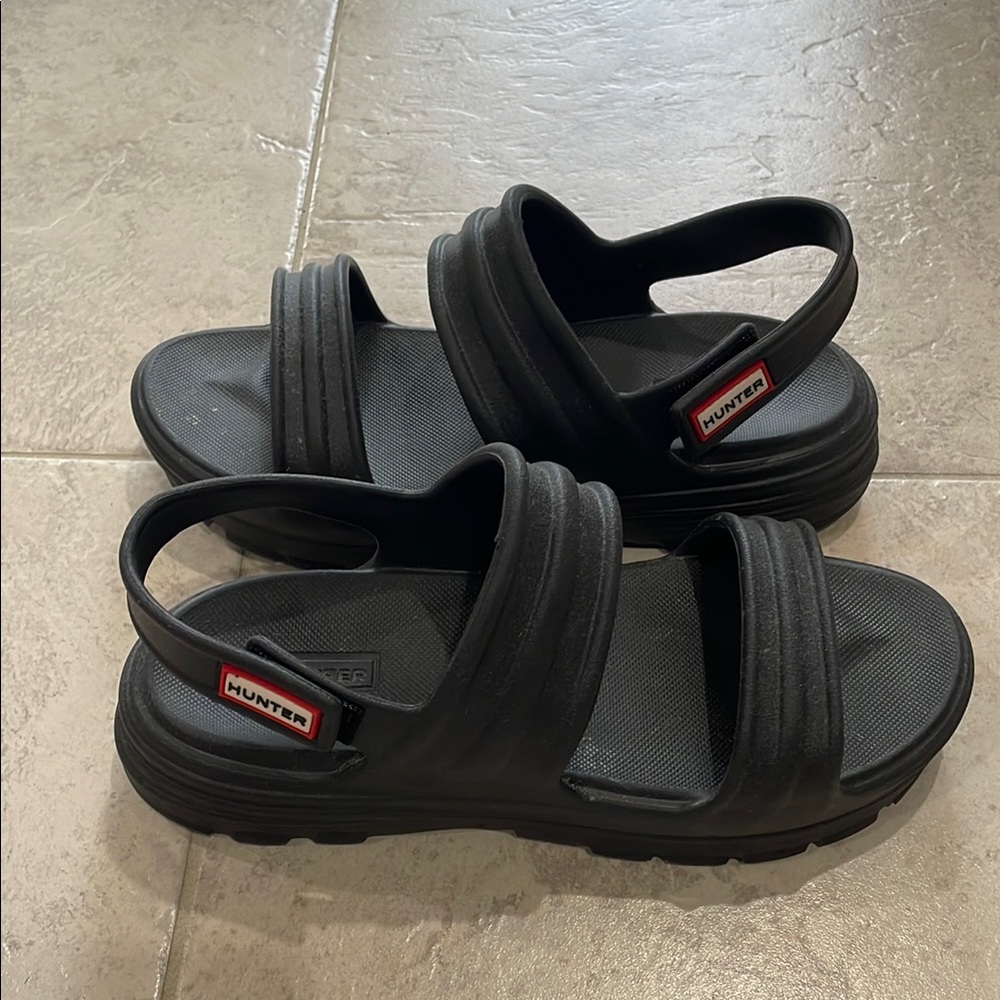 Hunter Black Sandals with Adjustable Straps and Cushioned Sole